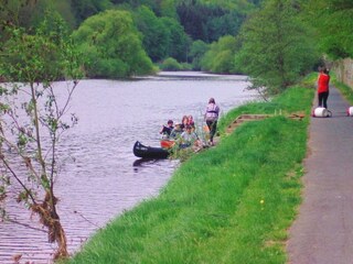 Lahn 150m mit Bootsanleger und R7 lahntalradweg