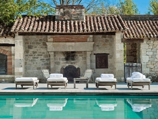 Schloss Bourg-de-Visa Außenaufnahme 7