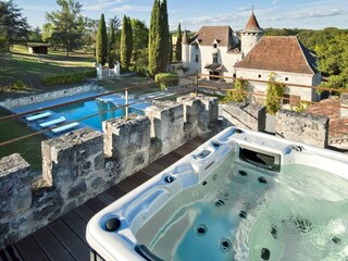Schloss Bourg-de-Visa Außenaufnahme 5