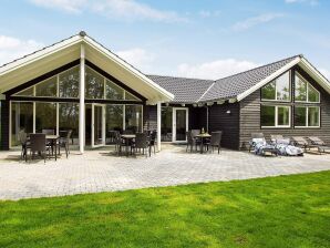 Casa vacacional 16 persoons vakantie huis in Hasselberg