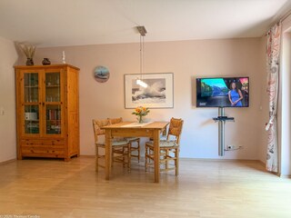Esszimmer im Wohnzimmer integriert
