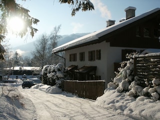 Haus Almhüttenweg im Winter