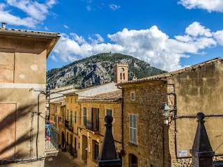 Pollensa - views to the Puig de Maria