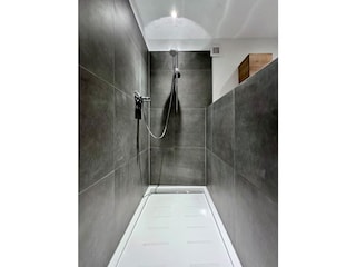 Badezimmer, große Dusche