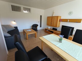 Wohn-/Esszimmer