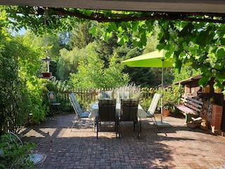 Terrasse  inmitten der grünen Lunge