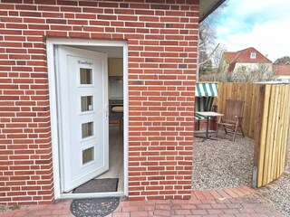 Eingang mit Terrasse