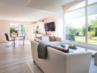 Wohnzimmer mit Blick in Ihren Garten