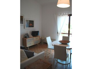 Wohnzimmer mit Küche