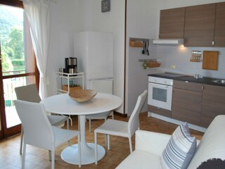 Wohnzimmer mit Küche