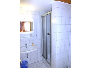 Bad Rotes Zimmer 1. OG