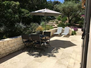 Villa Eyragues Outdoor Recording 3