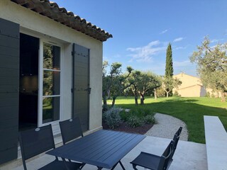 Villa Eyragues Outdoor Recording 4