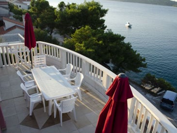 Ferienwohnung 2 Villa Viktorija & Gabrijel directly on sea