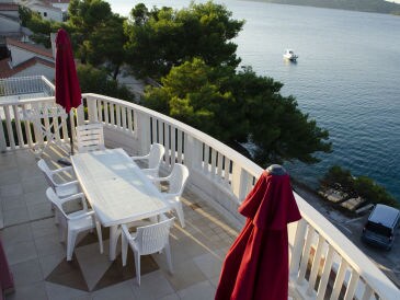 Holiday apartment 2 Villa Viktorija & Gabrijel directly on the sea