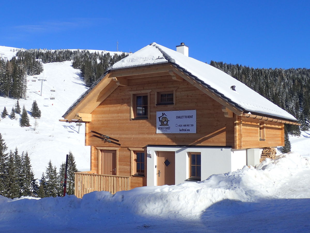 Almhütte Vesely Svist Lachtal im Winter