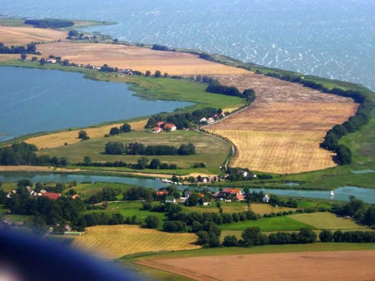 Der Seehof von oben auf der Landzunge