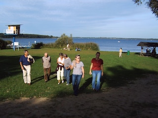 Badestelle mit Liegewiese, Volleyballplatz, Kiosk, WC