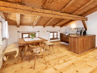 Marmelade, Blumen und Kräuter aus dem Garten