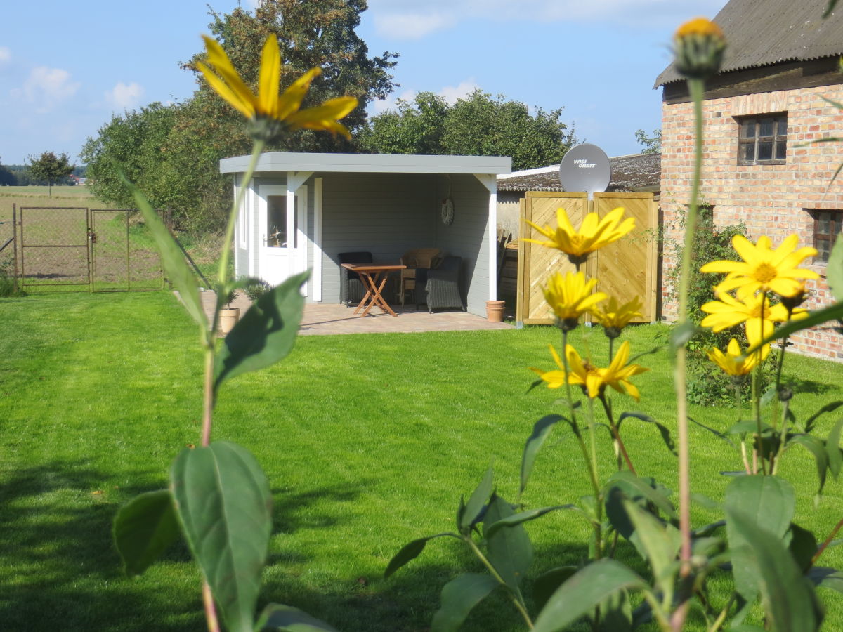 überdachte Westterrasse