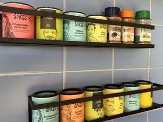 Vielfältige Gewürze vorhanden