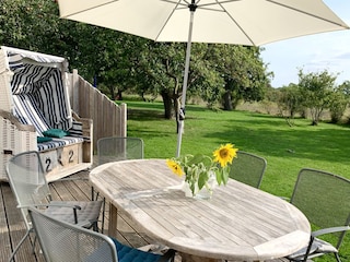 Terrasse mit Strandkorb