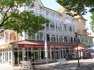 Dunescastle, right on the beach promenade