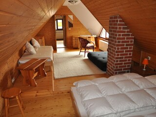 Blick vom groß. Schlafzimmer ins Durchgangsz. Bauerhaus