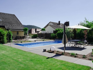 Unser Garten mit Liegewiese