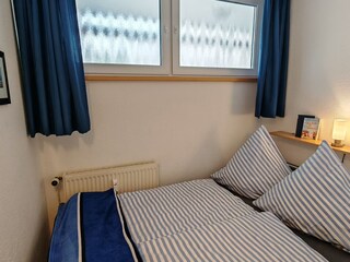 Schlafzimmer mit Fenster