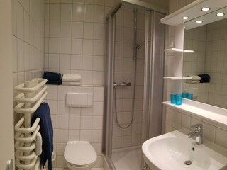 modernes Badezimmer
