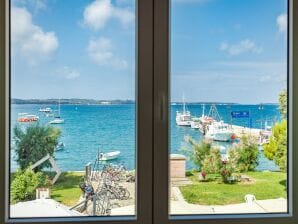 Holiday apartment Modern luxe op 20 meter van de zee