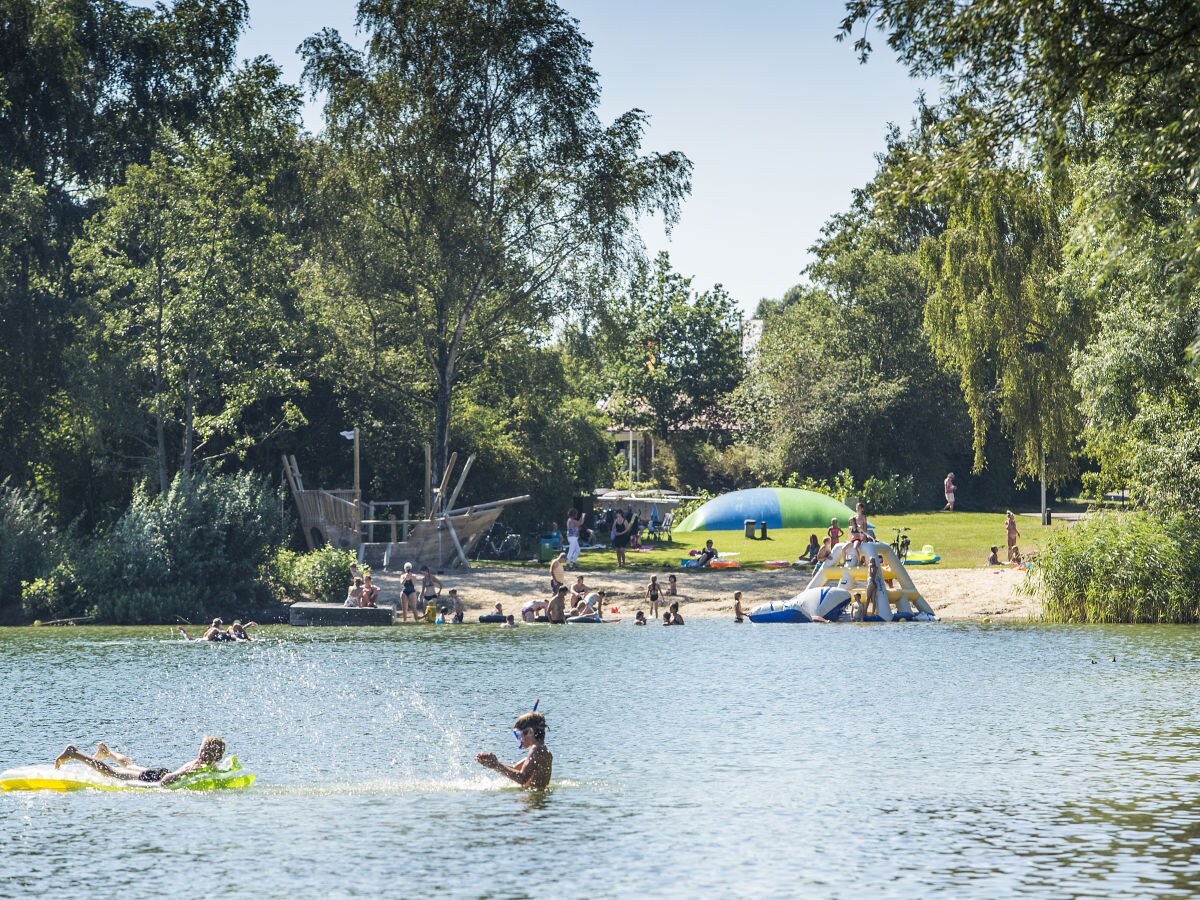 Viel spaß für die Kinder im See