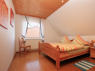 Schlafzimmer 2