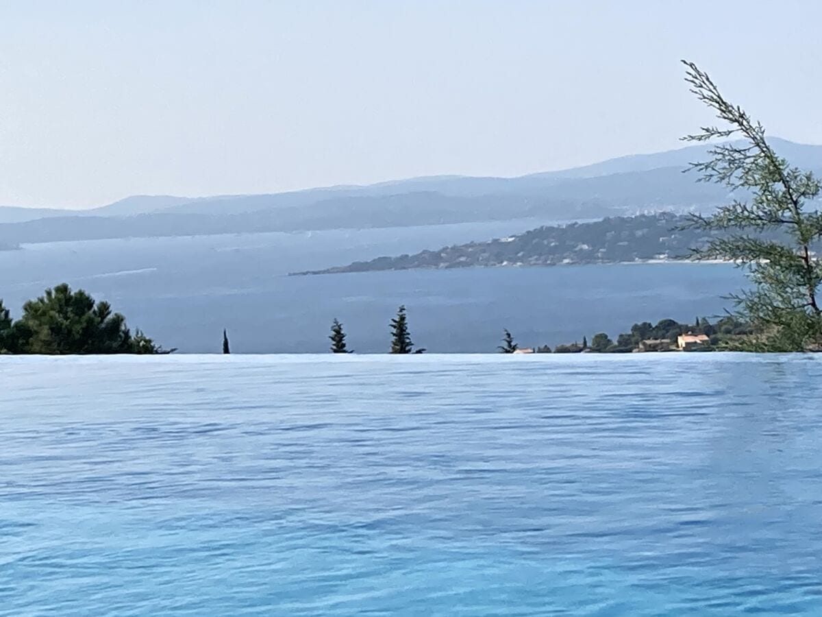 Blick auf St. Tropez,Infinitypool