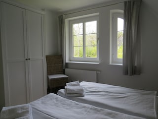 Schlafzimmer mit Blick ins Grüne