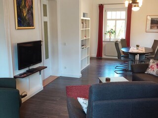 Blick vom Wohn- zum Esszimmer