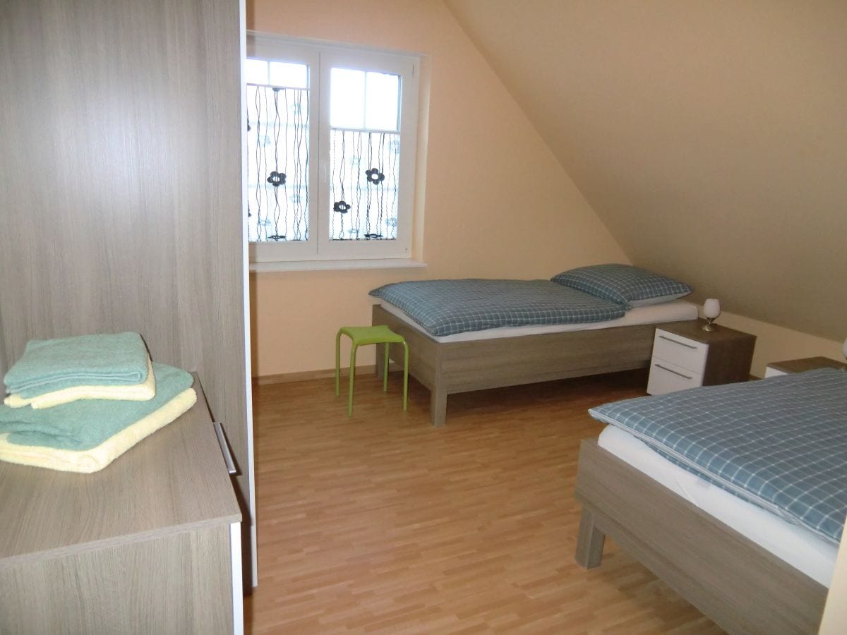 2. Schlafzimmer