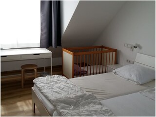 Masterbedroom m./o. Kinderbett