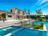 Clos Galissa with pool and jacuzzi