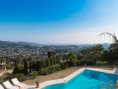 Pool mit Panorama Meerblick