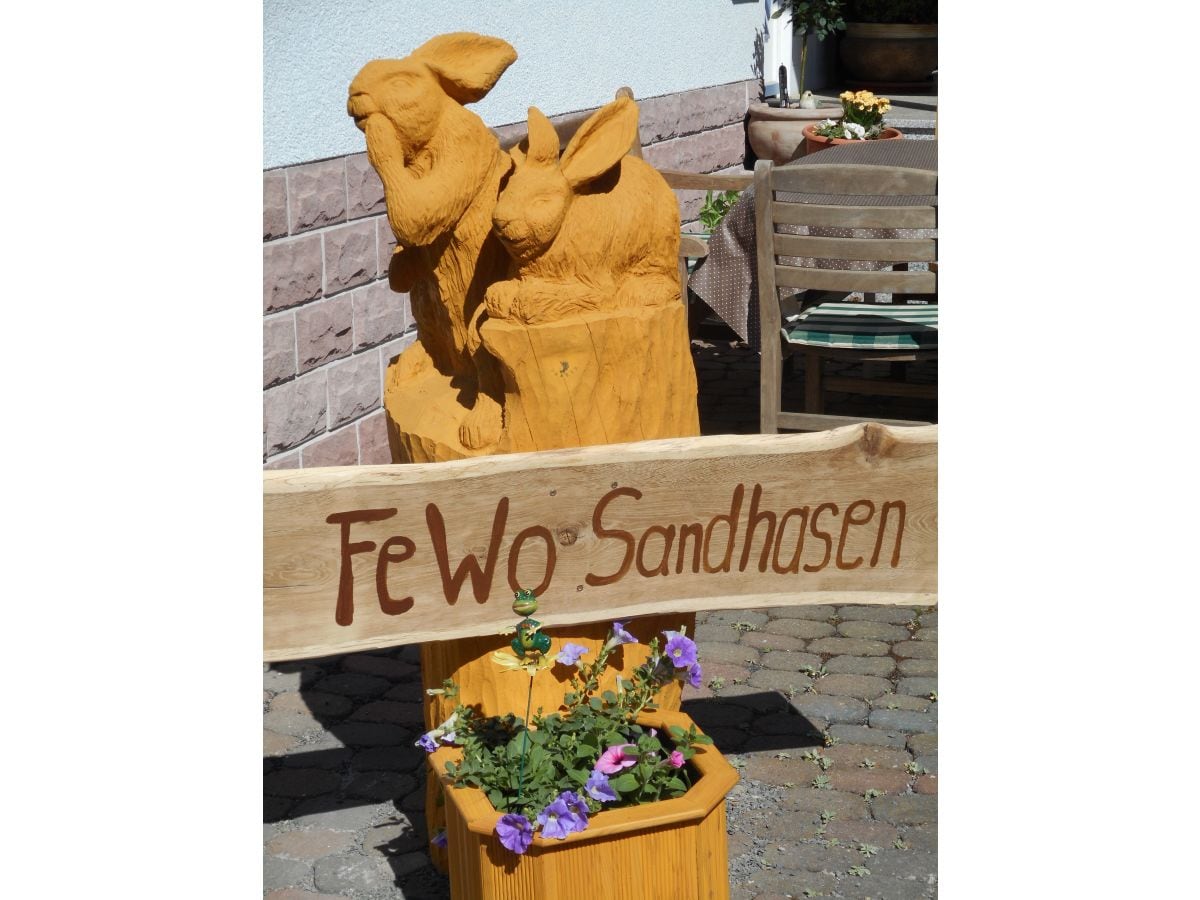 Begrüßung durch unsere beiden Sandhasen