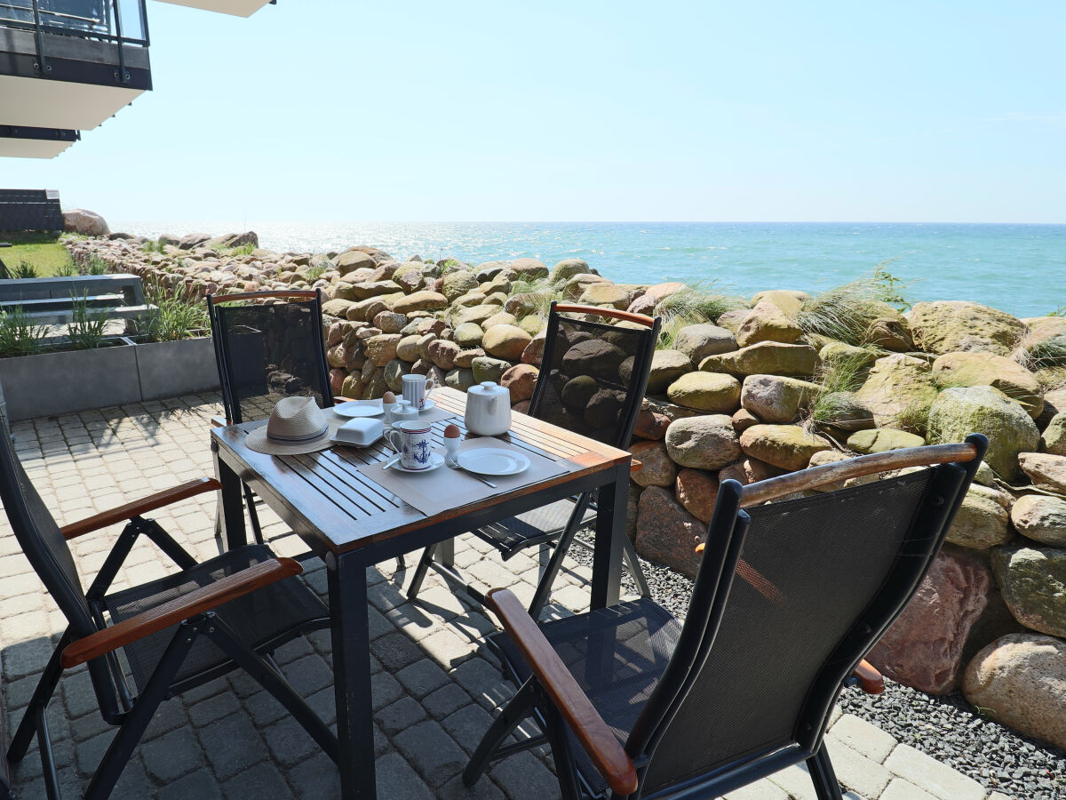 Ihre Terrasse zum Frühstück am Meer