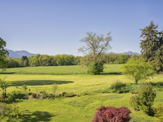 Blick von der Terrasse in die Berge