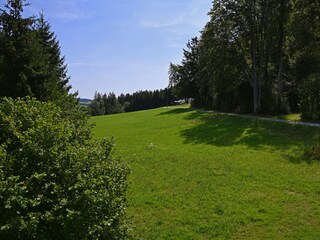 Blick aus Bad+Schlafzimmer