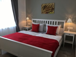 Schlafzimmer 1