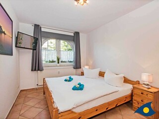 Schlafzimmer mit Doppelbett