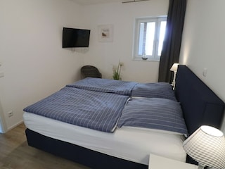 Schlafzimmer + 2. Fernseher
