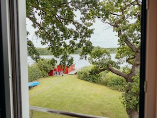 Blick aus Schlafzimmer 1;2