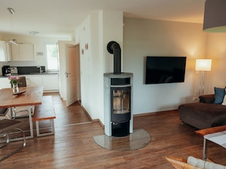 Wohn-Essbereich mit Kamin